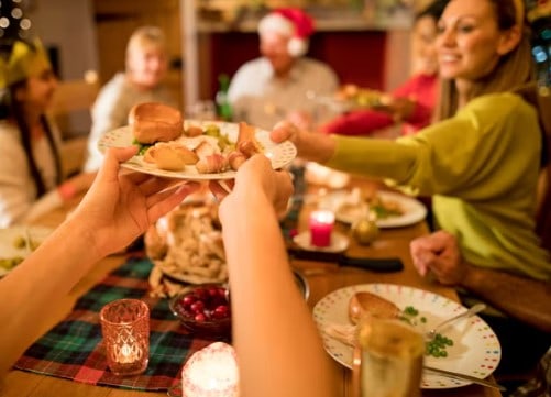 Pasando tiempo con la familia durante las fiestas sin interferir en su recuperación